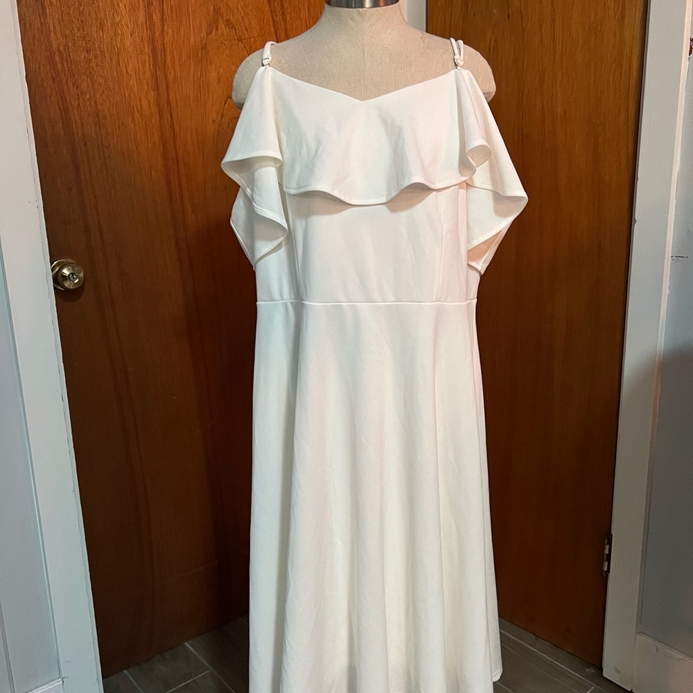 Elegant White Cold Shoulder Dress